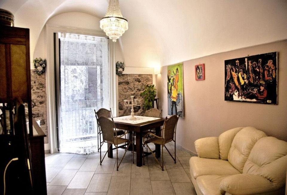 Bed and Breakfast Sunshine House Katánie Exteriér fotografie